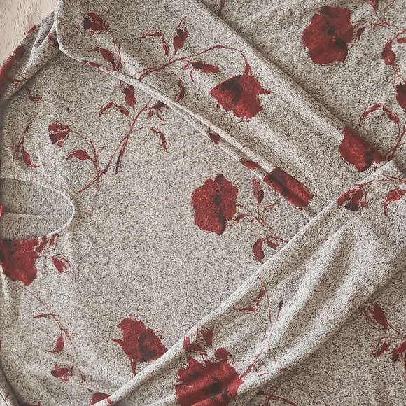 J Lo brand sweater with beaded collar, XS, gray with rose print - Picture 3 of 5